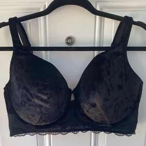 Cacique Velvet T-shirt Bra